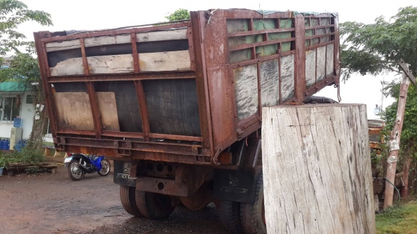 ขาย MITSUBISHI FN527 TD4XXX สภาพพร้อมใช้งาน เครื่องดี ยางพอใช้ ดั้มสองเพลา เอกสารพร้อมโอน