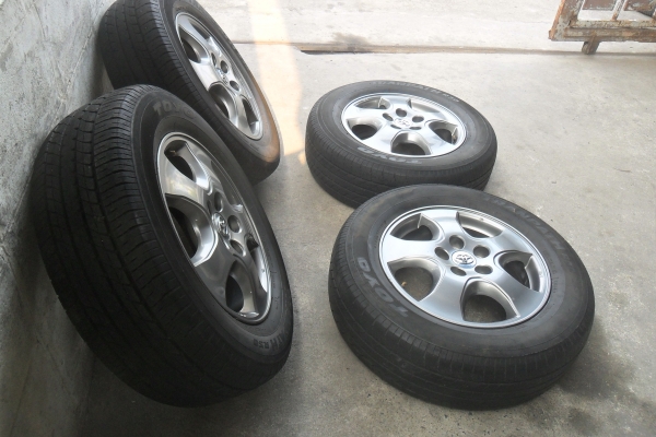 ล้อแม็ก16นิ้ว5รู114 วีโก้ พร้อมยาง สวยๆ 4 ล้อ ราคา 7900 บาท ล้อแม็ก16นิ้ว5รู114 วีโก้ พร้อมยาง สวยๆ 4 ล้อ ราคา 7900 บาท