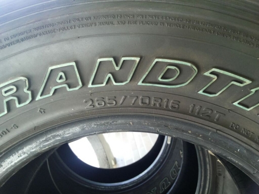 ยาง dunlop grandtrek at3 265/70/16 ปี 2014 สภาพดีเยี่ยม