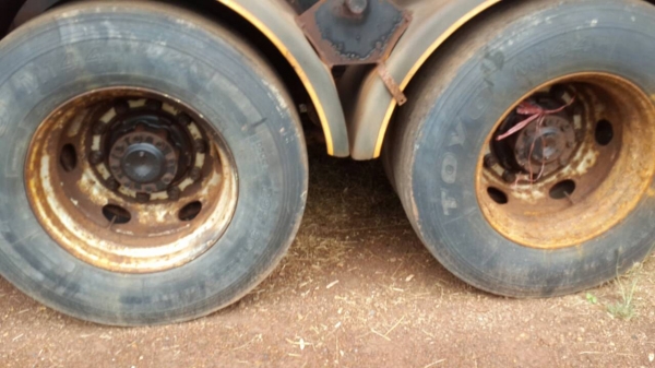 ขายหัวลาก MITSUBISHI  FV51JHR 380 แรง ปี51สภาพพร้อมใช้งาน พร้อมหางคอกลูกสามเพลาไม่ดั้ม สภาพพร้อมใช้งาน เอกเล่มทะเบียนพร้อมโอน