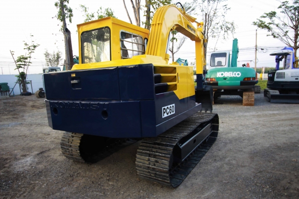 รถเเบคโฮ KOMATSU PC60-2 สภาพพร้อมใช้งาน นำเข้าจากญี่ปุ่น มี VDO ทดลองขับให้ดู ติดต่อ 086-775-7900, 086-324-1992