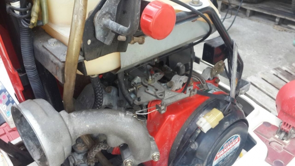 ขายรถดำนาสี่แถวเก่าญี่ปุ่นตามสภาพพร้อมใช้งานราคา35000บาทเครื่องเบนซินสี่จังหวะสี่แรง เฟื่องทดประหยัดนัำมัน พร้อมส่ง ขายรถดำนาสี่แถวเก่าญี่ปุ่นตามสภาพพร้อมใช้งานราคา35000บาทเครื่องเบนซินสี่จังหวะสี่แรง เฟื่องทดประหยัดนัำมัน พร้อมส่ง