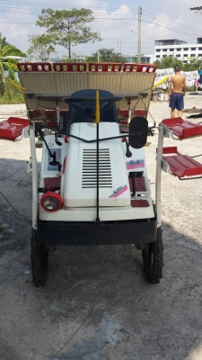 ขายรถดำนาสี่แถวเก่าญี่ปุ่นตามสภาพพร้อมใช้งานราคา35000บาทเครื่องเบนซินสี่จังหวะสี่แรง เฟื่องทดประหยัดนัำมัน พร้อมส่ง ขายรถดำนาสี่แถวเก่าญี่ปุ่นตามสภาพพร้อมใช้งานราคา35000บาทเครื่องเบนซินสี่จังหวะสี่แรง เฟื่องทดประหยัดนัำมัน พร้อมส่ง