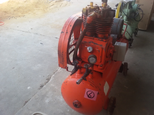 ขายปั๊มลม  MEIJI ขนาด 124 ลิตร