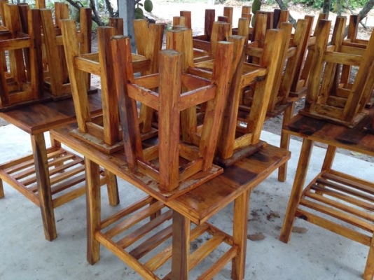 โต๊ะเก้าอี้ ครบชุด ไม้สะเดา