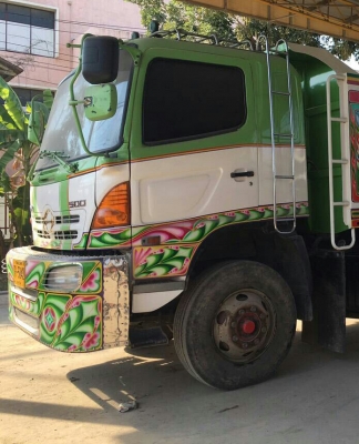 สิบล้อ ฮีโน่ 320ปี48 ดั้มมีเนียม(มีระบบลากจูงครบ)สถาพดีสวยเดิมพร้อมใช้งาน ทะเบียนพร้อมโอน