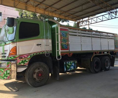 สิบล้อ ฮีโน่ 320ปี48 ดั้มมีเนียม(มีระบบลากจูงครบ)สถาพดีสวยเดิมพร้อมใช้งาน ทะเบียนพร้อมโอน