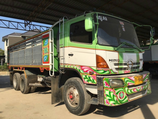 สิบล้อ ฮีโน่ 320ปี48 ดั้มมีเนียม(มีระบบลากจูงครบ)สถาพดีสวยเดิมพร้อมใช้งาน ทะเบียนพร้อมโอน