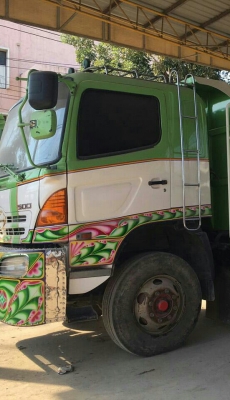 สิบล้อ ฮีโน่ 320ปี48 ดั้มมีเนียม(มีระบบลากจูงครบ)สถาพดีสวยเดิมพร้อมใช้งาน ทะเบียนพร้อมโอน