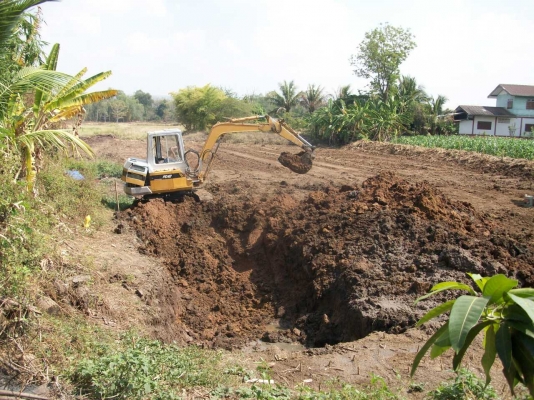 ขายแมกโฮ KOMATSU  PC 40 รุ่น 3 แอร์เย็น พร้อมใช้ พร้อมของแถม