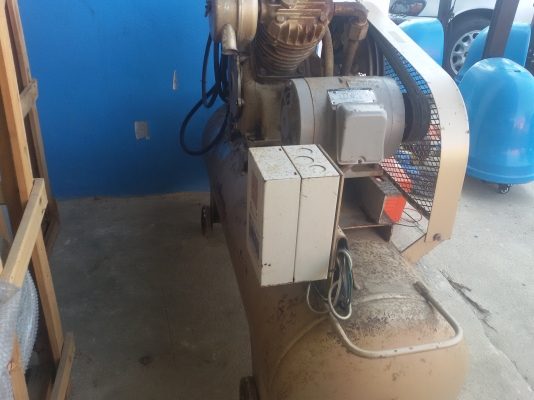 ขายปั๊มลมนำเข้าญี่ปุ่น TOSHIBA ขนาด 199 ลิตร