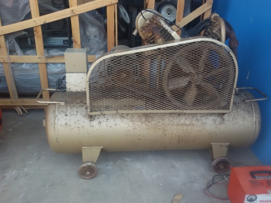 ขายปั๊มลมนำเข้าญี่ปุ่น TOSHIBA ขนาด 199 ลิตร