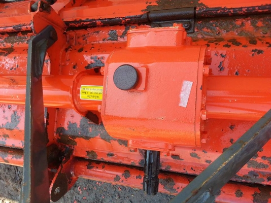 โรตารี่ตราช้าง RX182F-S ใบเต็มๆ พร้อมยอยปั่น