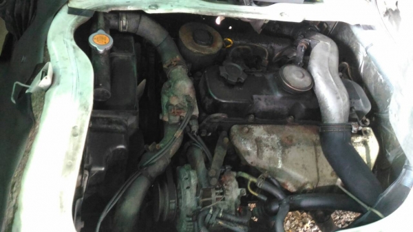 รถตู้ Nissan Urvan