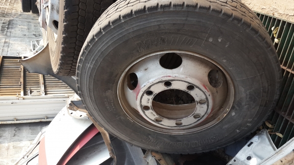 ขายยางรถสิบล้อมีทั่งหมด29เส้น