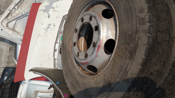 ขายยางรถสิบล้อมีทั่งหมด29เส้น