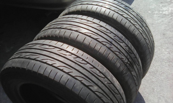 215/60R16 DUNLOP SP SPORT LM704 ปี14 มี 3 เส้น tel.081-427-3941 ไิอดีไลน์ autobot107