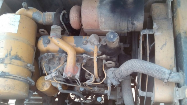 ขายรถแบคโฮ KOMATSU PC100-2 ราคา 350000