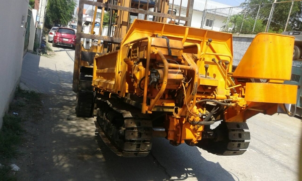 tractor-backhoe จัดส่งรถบรรทุกตะขาบ ดั้มเปอร์ไปใช้ที่จันทบุรี สุดยอดลูกค้ามารับถึงที่ ขอบคุณมากๆๆครับ