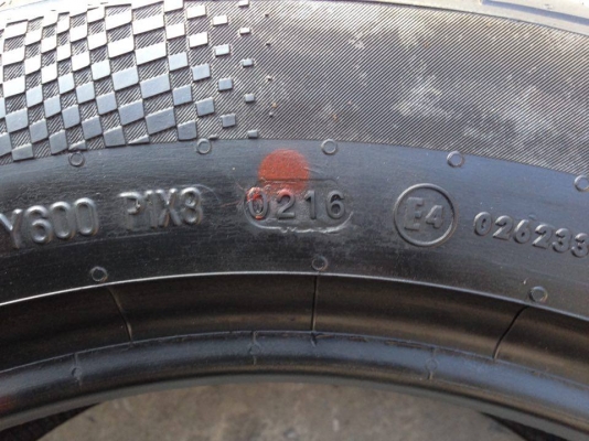 ยาง Continental 225-55-17 ปี 16 ถอดป้ายแดง ครบชุด 4 เส้น 7500 ยางสวยตุ่มหน้ายางยังอยู่สวยๆไม่มีปะ ไม่บวมดอกเต็มๆยางเหลือเยอะวิ่งใด้อีกนานค่ะ