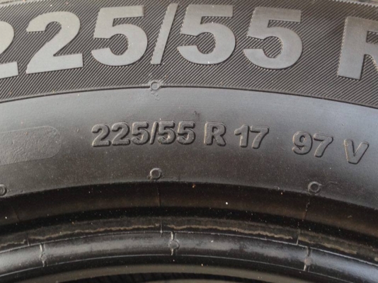 ยาง Continental 225-55-17 ปี 15 ครบชุด 4 เส้น 5500 (เหลือ 2 ชุดสุดท้าย) ยางสวยๆเนื้อนิ่มๆไม่มีปะไม่บวมดอกเต็มๆยางเหลือเยอะวิ่งใด้อีกนานค่ะ