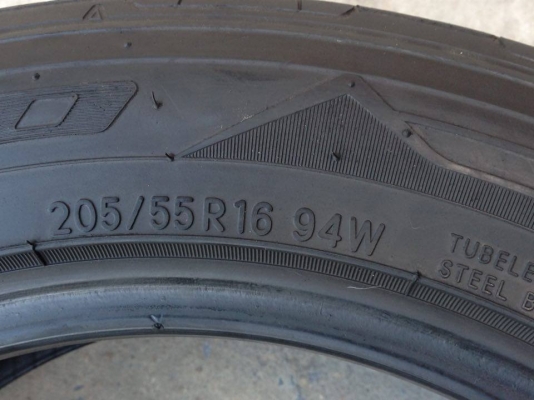 ยาง NITTO 205-55-16 ปี 14 ครบชุด 4 เส้น 3000 ไม่ควรพลาด สภาพสวยๆไม่บวมดอกยางเหลือเยอะเอาไปวิ่งกันใด้อีกยาวค่ะ
