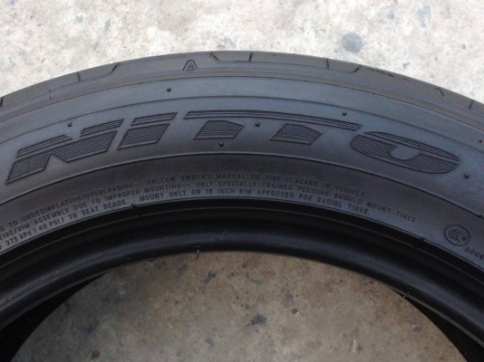 ยาง NITTO 205-55-16 ปี 14 ครบชุด 4 เส้น 3000 ไม่ควรพลาด สภาพสวยๆไม่บวมดอกยางเหลือเยอะเอาไปวิ่งกันใด้อีกยาวค่ะ