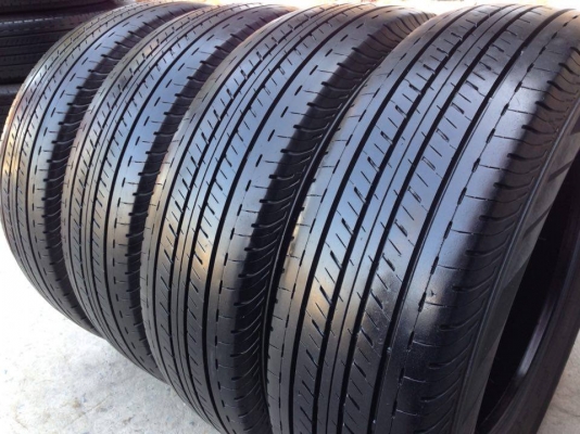 ยาง Bridgstone 215-70-15 ปี 14 ครบชุด 4 เส้น 5500 สภาพสวยๆไม่บวมดอกยางเหลือเยอะวิ่งใด้อีกนานค่ะ