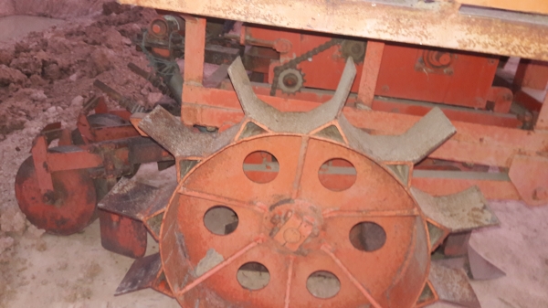 ลดสุดๆงดต่อรอง  เครื่องปลูกอ้อย กลกิจ สวยๆพร้อมใช้ราคาเบาๆ 70แรงขึ้นไปครับ