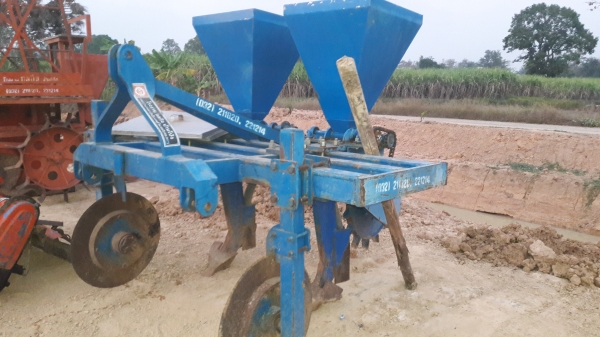 นางฟ้าเลยครับ ดิพเปอร์ เครืองฝังปุ๋ยแบบสับใบ รถใหญ่ถังคู่