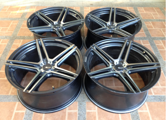 ล้อ ADV1 ขอบ18 สภาพสวย ไม่มีซ่อม ราคาไม่แพง