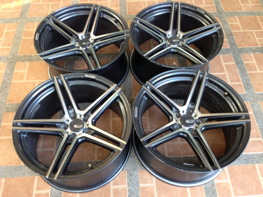 ล้อ ADV1 ขอบ18 สภาพสวย ไม่มีซ่อม ราคาไม่แพง