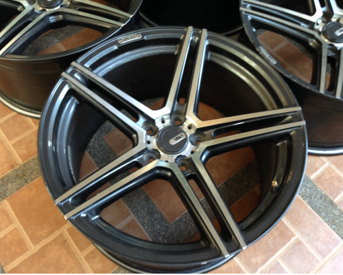 ล้อ ADV1 ขอบ18 สภาพสวย ไม่มีซ่อม ราคาไม่แพง