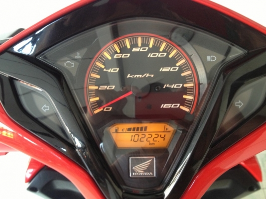 Click125i รุ่นRacing เดิมศูนย์ วิ่งน้อย ปี57 (ของแถม 4 รายการ) Click125i รุ่นRacing เดิมศูนย์ วิ่งน้อย ปี57 (ของแถม 4 รายการ)