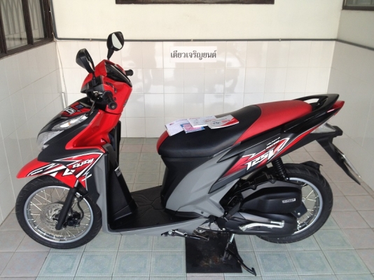 Click125i รุ่นRacing เดิมศูนย์ วิ่งน้อย ปี57 (ของแถม 4 รายการ) Click125i รุ่นRacing เดิมศูนย์ วิ่งน้อย ปี57 (ของแถม 4 รายการ)