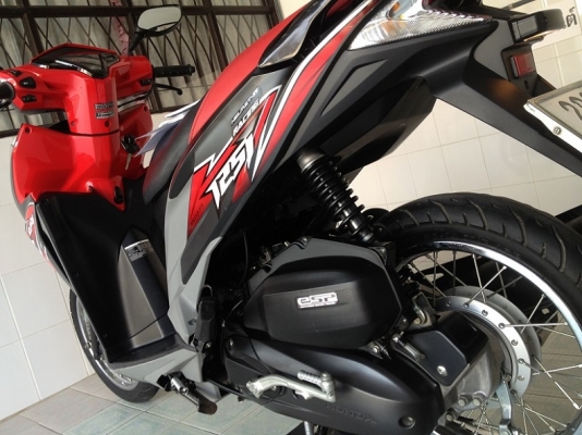 Click125i รุ่นRacing เดิมศูนย์ วิ่งน้อย ปี57 (ของแถม 4 รายการ) Click125i รุ่นRacing เดิมศูนย์ วิ่งน้อย ปี57 (ของแถม 4 รายการ)