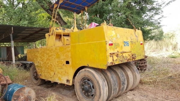 ขาย รถบดล้อยาง 9 ล้อ SAKAI เอกสารเล่มทะเบียนครบ รถพร้อมใช้งาน