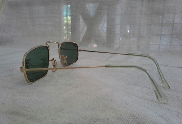 อภิมหาแว่นตาอเมริกันวินเทจ B&amp;L RAY-BAN FUGITIVES SQUARE 1980s USA  รุ่นหายาก!