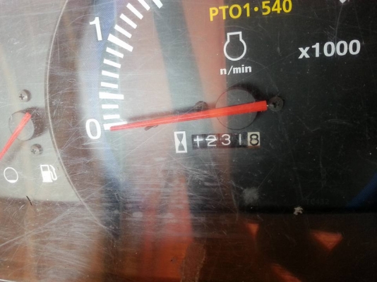 คูโบต้า L4708 4 WD พร้อมใบมีดตราช้าง