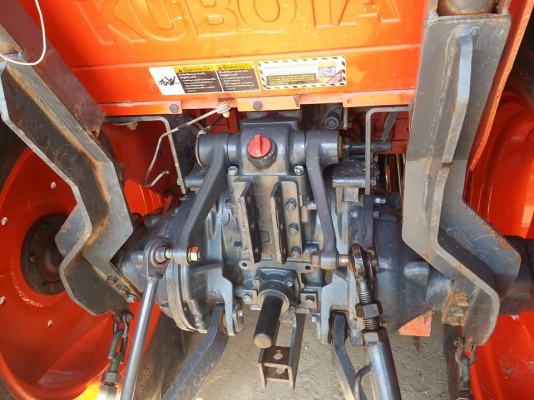 คูโบต้า L4708 4 WD พร้อมใบมีดตราช้าง