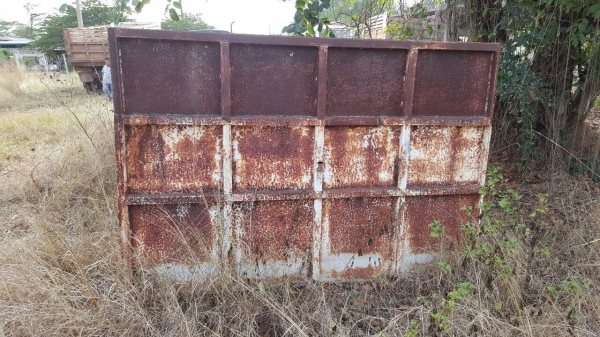 ขายตามสภาพ กระบะเหล็ก ยาว 6 เมตร กว้าง 2.40 เมตร พื้นต้องปะใหม่