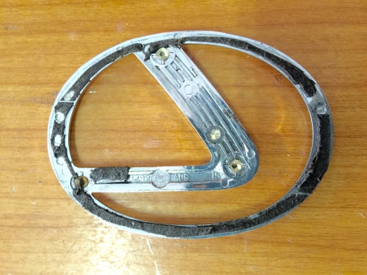 ขายโลโก้ฝาท้ายรถ LEXUS รุ่น RX300 ปี 97-01 ของแท้