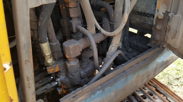 ขายรถขุดแบ็คโค120-1 12HT เครื่องHINO EH100 สภาพทำงานได้มีแอร์