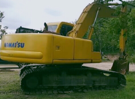 KOMATSU PC 200-6 ซีเรียล 93022 เอกสารเล่มทะเบียนภาษีเต็ม รถบอดี้สวย ภายในห้องเก๋งสะอาดสวย แอร์เย็น เครื่องยนต์ของ PC 200-7 เครื่องแน่นแรงดีไม่แตกเยิ้ม ภายนอกบูมอาร์มสวยๆไม่มีปะ ช่วงล่างเอวแน่น โรลเลอร์ใบแทรกสภาพดีประมาณ 70\% พร้อมใช้งาน ราคาต่อรองได้ครับ