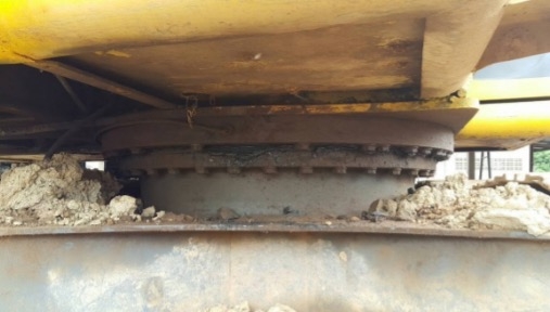 KOMATSU PC 200-6 ซีเรียล 93022 เอกสารเล่มทะเบียนภาษีเต็ม รถบอดี้สวย ภายในห้องเก๋งสะอาดสวย แอร์เย็น เครื่องยนต์ของ PC 200-7 เครื่องแน่นแรงดีไม่แตกเยิ้ม ภายนอกบูมอาร์มสวยๆไม่มีปะ ช่วงล่างเอวแน่น โรลเลอร์ใบแทรกสภาพดีประมาณ 70\% พร้อมใช้งาน ราคาต่อรองได้ครับ