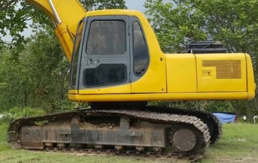KOMATSU PC 200-6 ซีเรียล 93022 เอกสารเล่มทะเบียนภาษีเต็ม รถบอดี้สวย ภายในห้องเก๋งสะอาดสวย แอร์เย็น เครื่องยนต์ของ PC 200-7 เครื่องแน่นแรงดีไม่แตกเยิ้ม ภายนอกบูมอาร์มสวยๆไม่มีปะ ช่วงล่างเอวแน่น โรลเลอร์ใบแทรกสภาพดีประมาณ 70\% พร้อมใช้งาน ราคาต่อรองได้ครับ