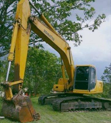 KOMATSU PC 200-6 ซีเรียล 93022 เอกสารเล่มทะเบียนภาษีเต็ม รถบอดี้สวย ภายในห้องเก๋งสะอาดสวย แอร์เย็น เครื่องยนต์ของ PC 200-7 เครื่องแน่นแรงดีไม่แตกเยิ้ม ภายนอกบูมอาร์มสวยๆไม่มีปะ ช่วงล่างเอวแน่น โรลเลอร์ใบแทรกสภาพดีประมาณ 70\% พร้อมใช้งาน ราคาต่อรองได้ครับ