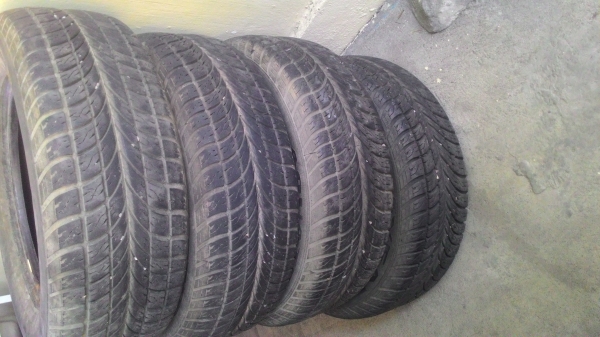 ยาง215-65-15 Goodyear ปีเก่ามากกกก สภาพดูจากรูป