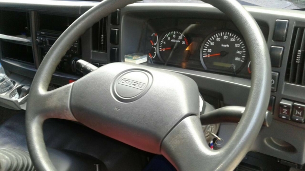 ขายรถบรรทุก 10 ล้อดัมพ์ ISUZU DECA 360 แรงม้าปี 2556 ไมล์ 6 หมื่นกว่า ราคา 2450000