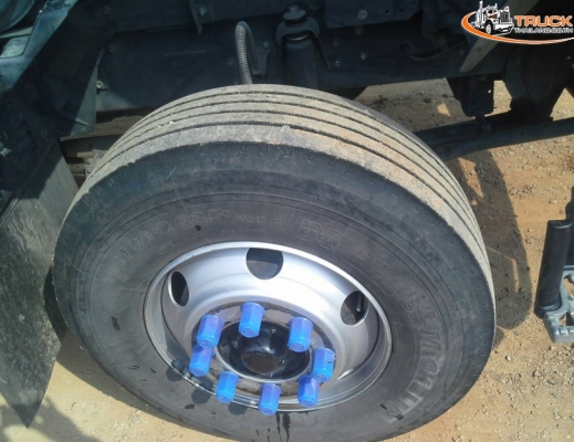 ขาย 10ล้อตู้แห้ง10บาน/ติดตั้งลิฟท์ขนถ่ายสินค้า/รุ่น FVM/300 แรงม้า/ยาว 7.6ม./ปี57